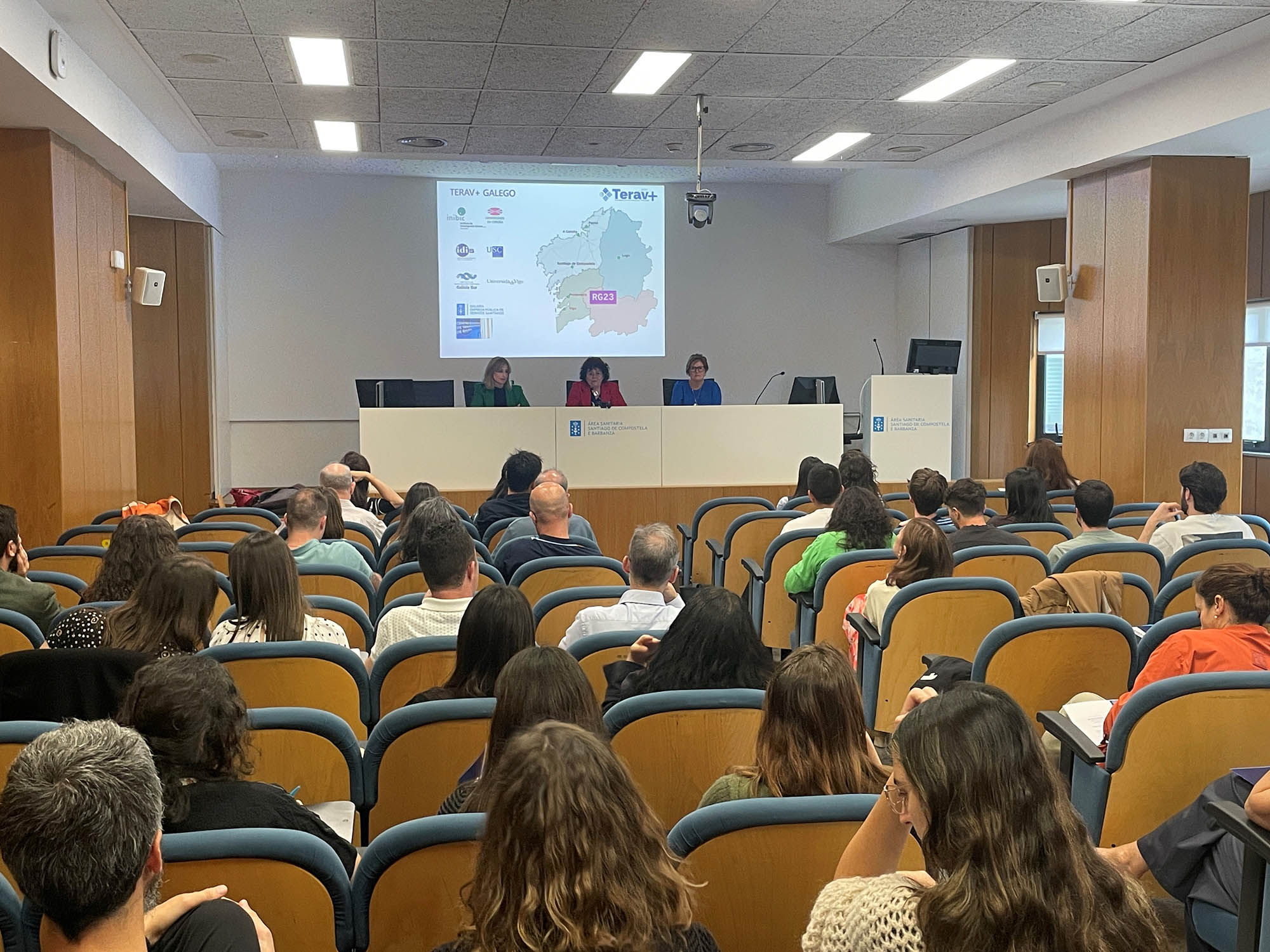 A investigadora do CINBIO África González reúne en Compostela as principais voces da investigación en terapias celulares avanzadas
