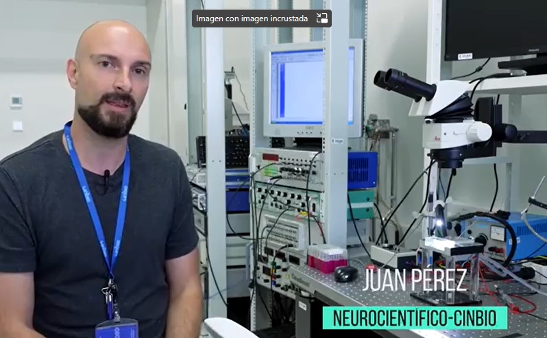 Juan Pérez propón un sinxelo experimento relacionado co movemento ocular