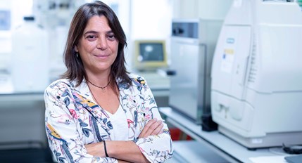 A investigadora Diana Valverde colabora coa ONCE na investigación sobre cegueiras asociadas a ciliopatías