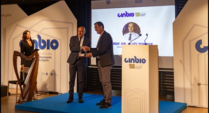 O director do ICFO de Barcelona, Lluís Torner, ofrece un discurso inspirador no evento CINBIO Gold Talk