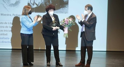 África González recibe o X Premio de Igualdade Ernestina Otero