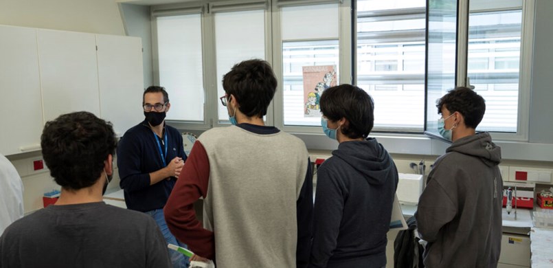 Alumnado do IES Johan Carballeira visita o CINBIO