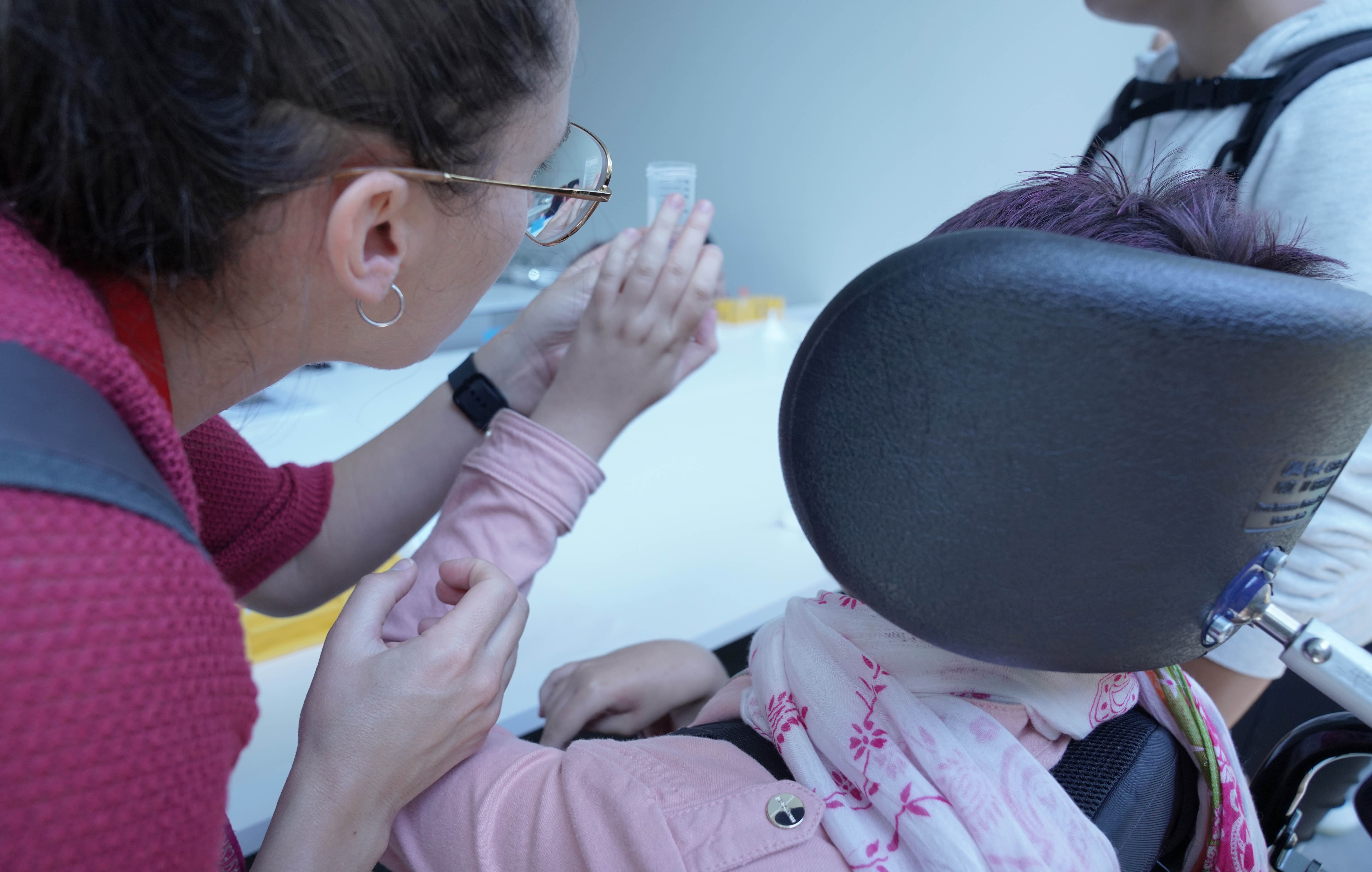 Visita ao CINBIO das rapazas e rapaces do campamento de verán de APAMP