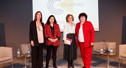 Investigadoras do CINBIO presentan o libro 'Sistema inmunitario e vacinas' no Club FARO